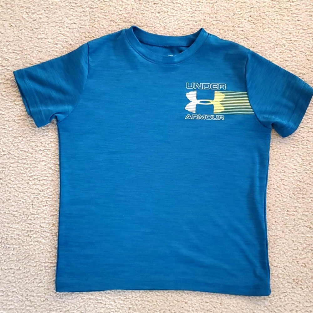 Boys Under Armour T Shirt - size YSmall